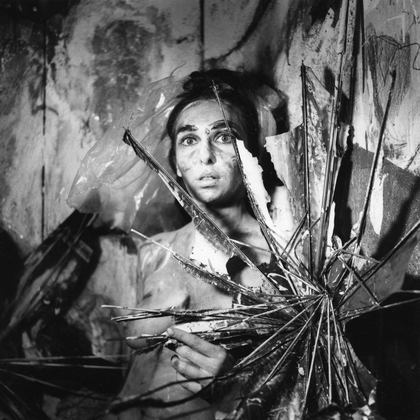 „Obecność w nieobecności”. „Life Book” Carolee Schneemann w Centrum