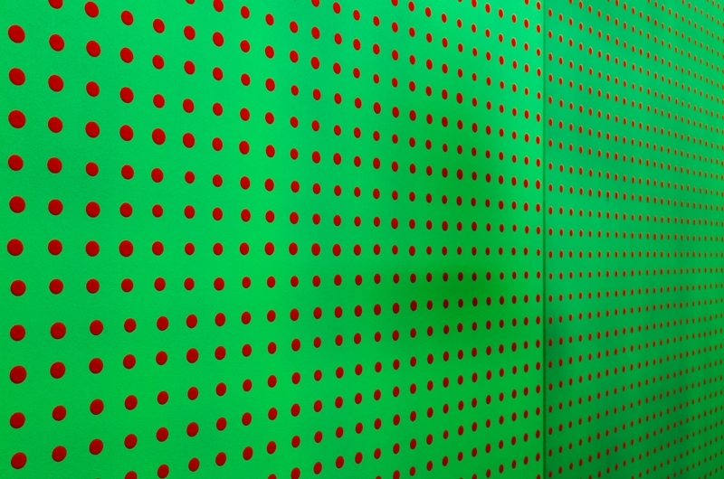 Joachim Sługocki, 6700, 2013, instalacja, akryl na płotnie, świetlówki