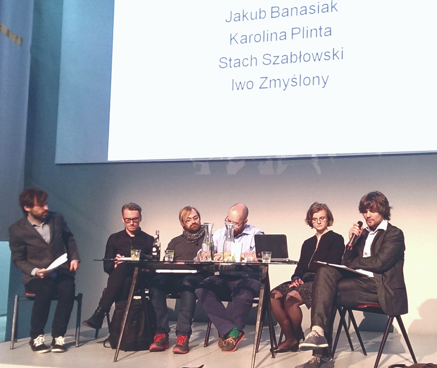 Sesja w MSNie, panel "Zwrot konserwatywny", od prawej: Sebastian Cichocki, Łukasz Ronduda, Stach Szabłowski, Jakub Banasiak, Karolina Plinta, Iwo Zmyślony