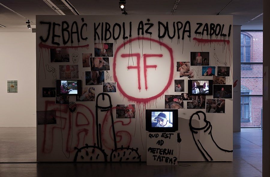 Karol Radziszewski, „Fag Fighters”, 2006-2014, fototapeta, wideo, fotografie, wydruki, dzięki uprzejmości artysty