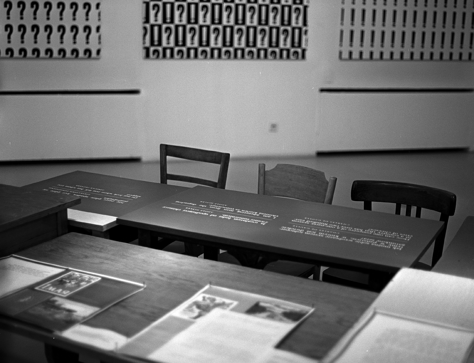 Tekst ilustruje dokumentacja fotograficzna 4. edycji Międzynarodowej Kolekcji Sztuki Współczesnej CSW Zamek Ujazdowski wykonana przez Krzysztofa Pijarskiego