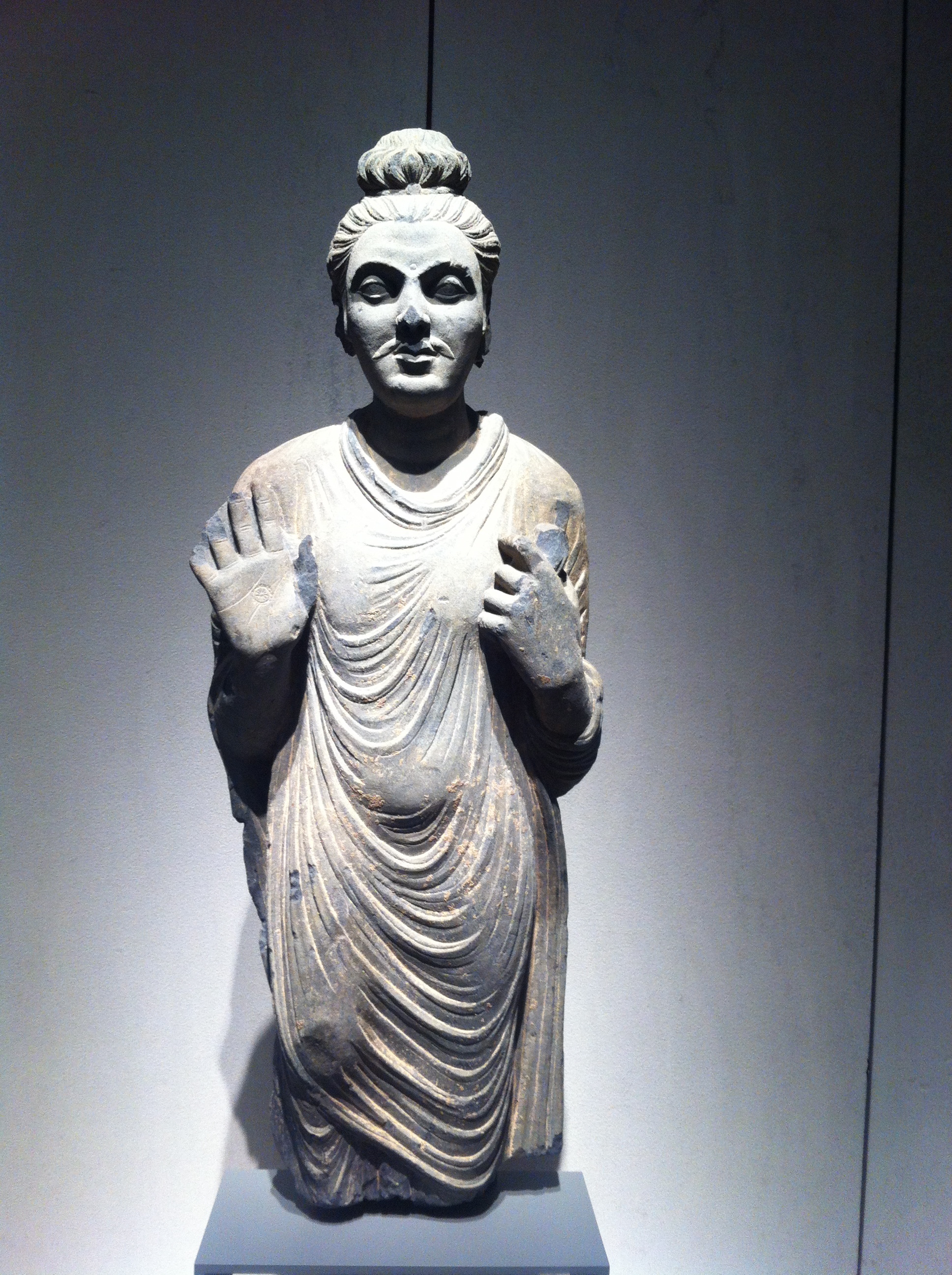 Stojący Budda, Gandar, I wiek n.e., kolekcja Muzeum Dahlem, fot. K. Wielebska