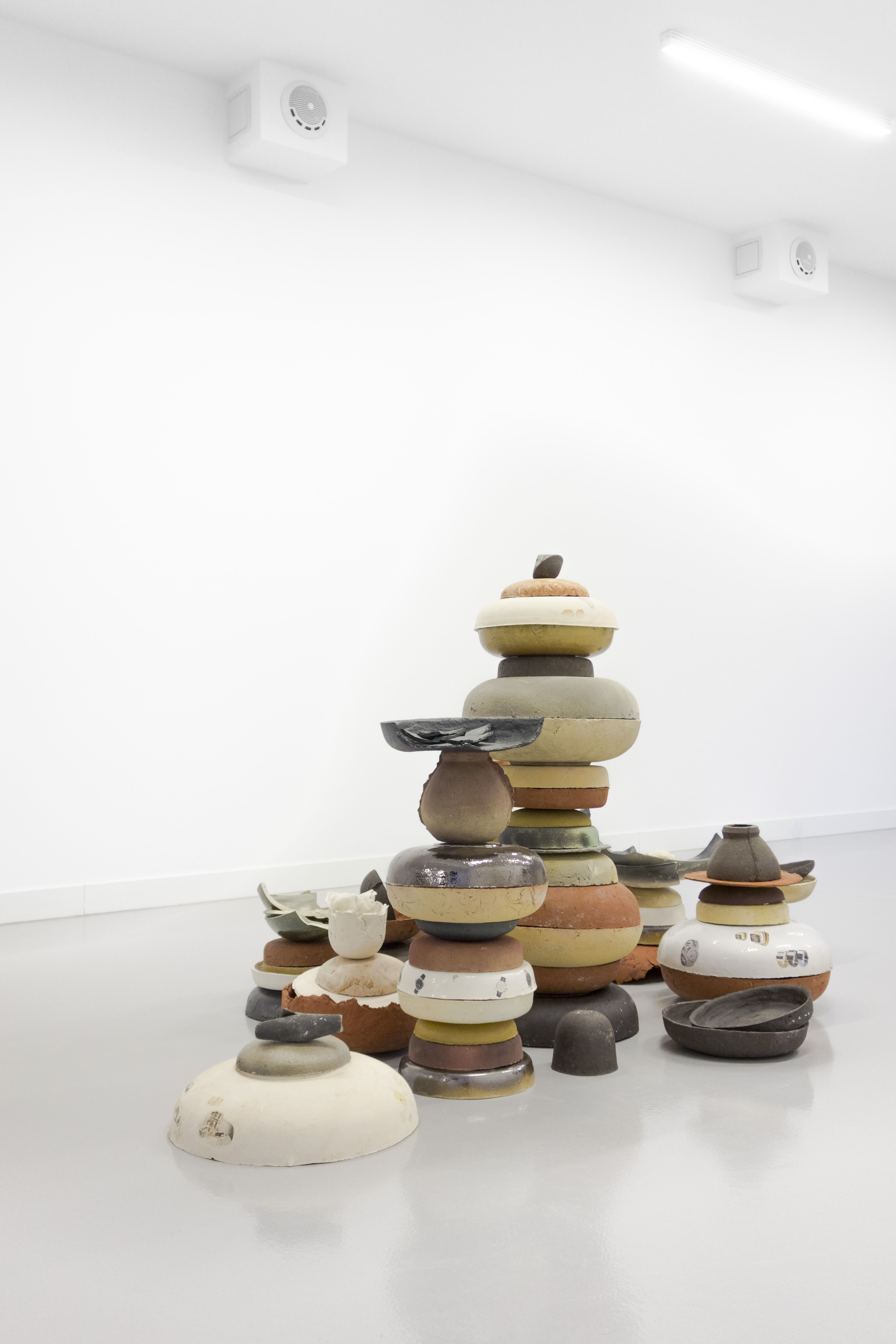 Thomas van Linge, Untitled (Bowls), 2014, wymiary zmienne