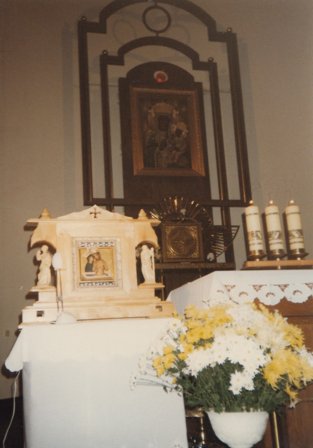  Kościół pod wezwaniem Matki Boskiej Częstochowskiej, 1999