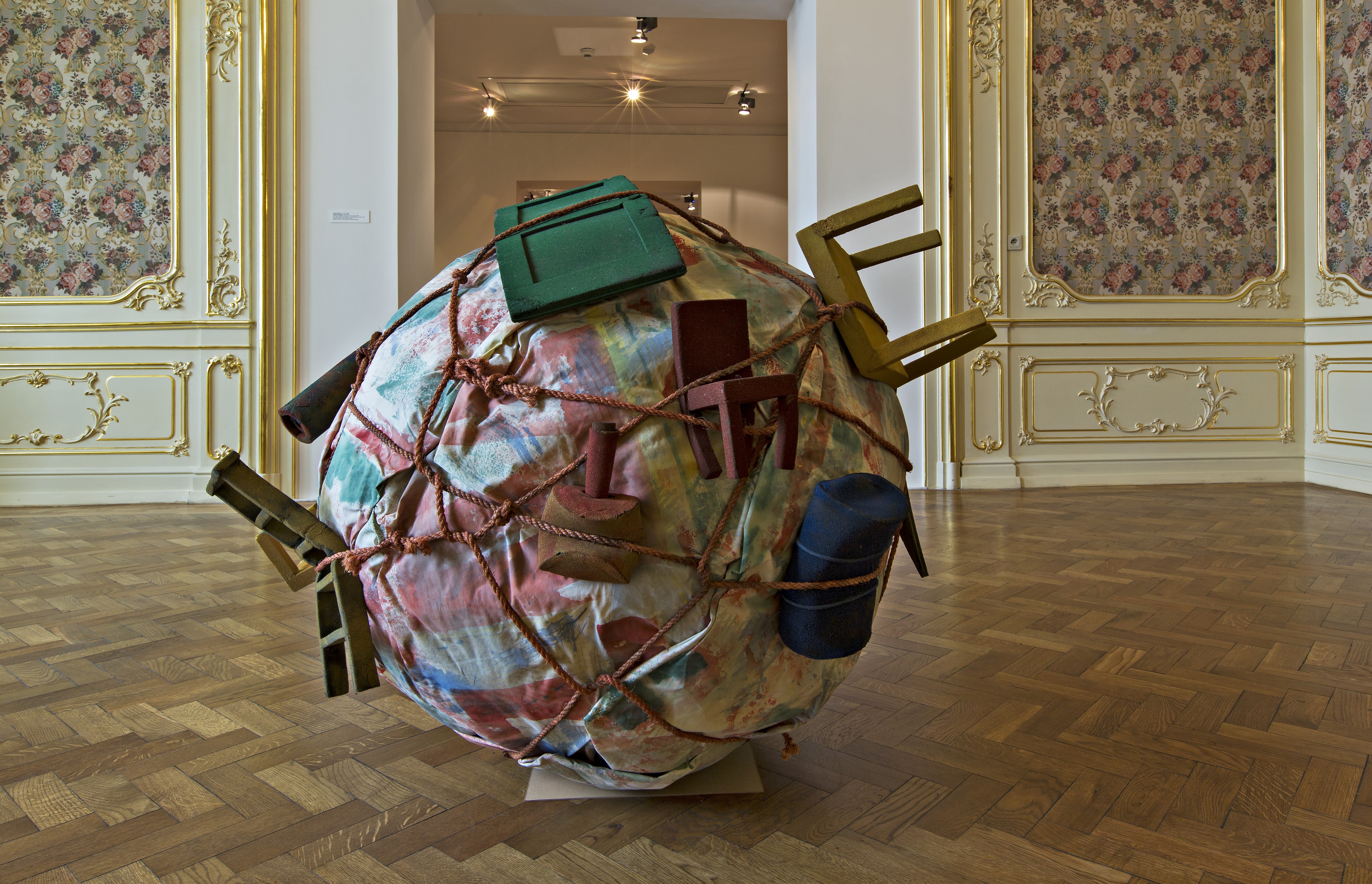 Claes Oldenburg, Coosje van Bruggen, prototyp Houseball, 1985 