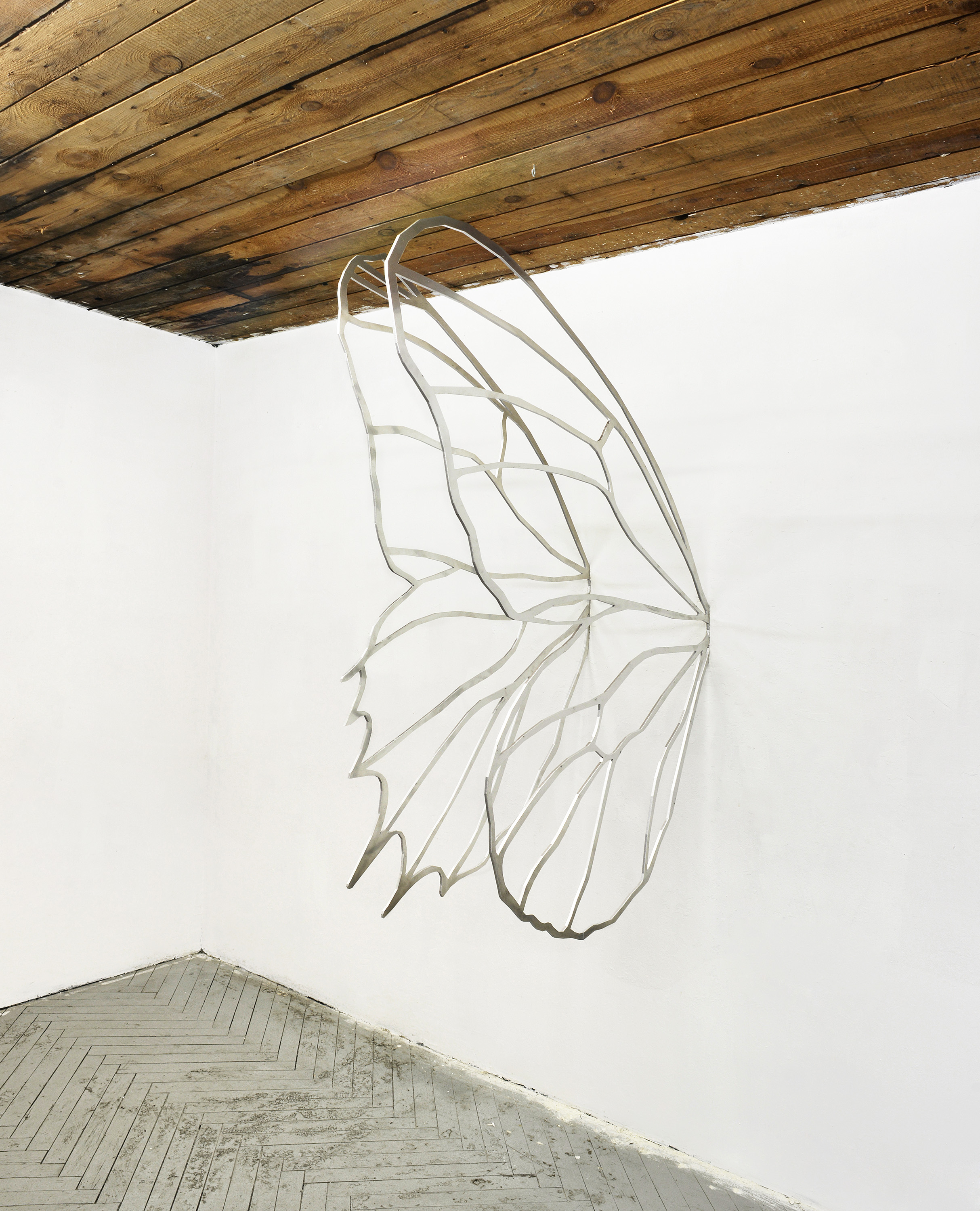 Laurie Kang, Wing I, II, 2015, aluminium
