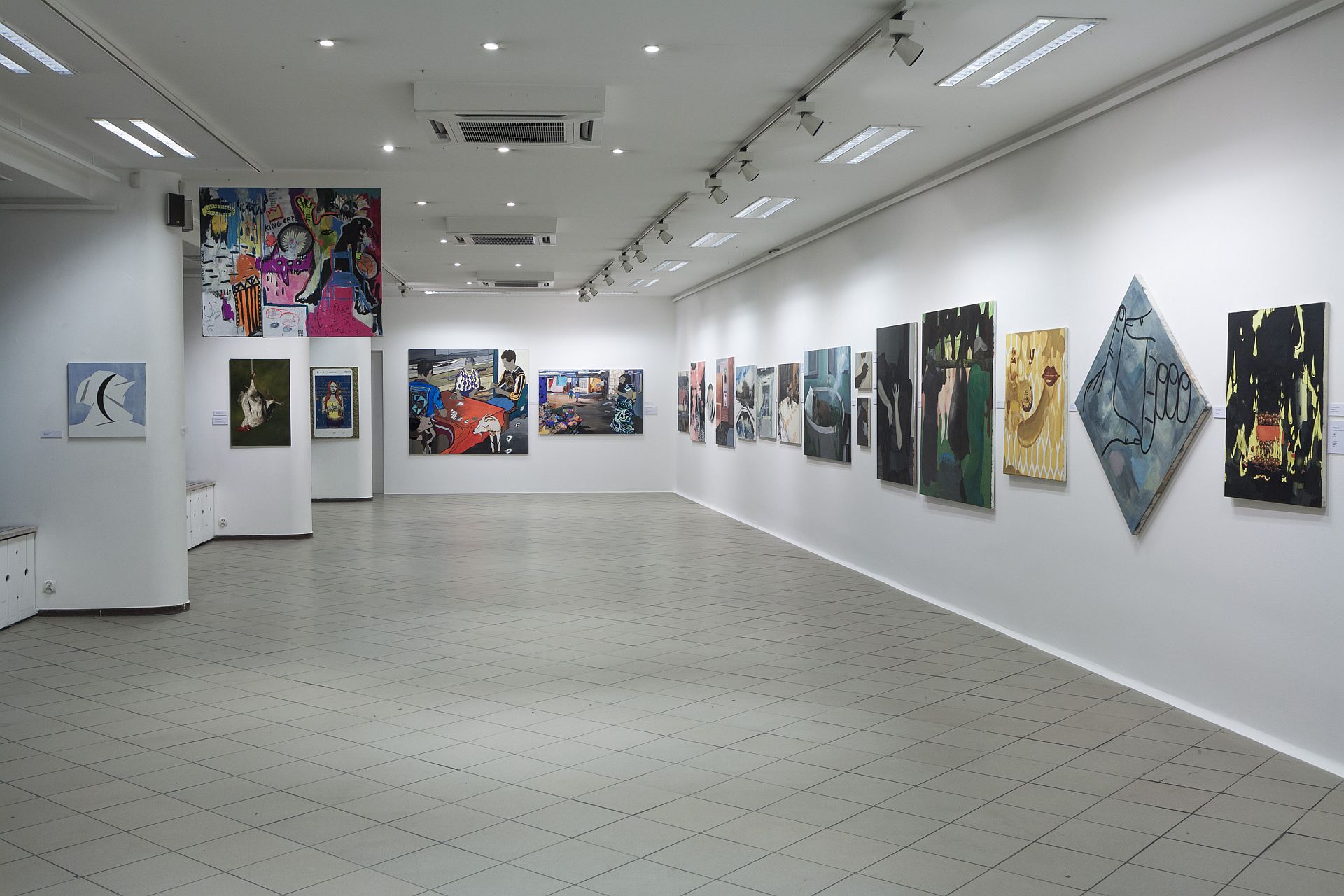 „Bielska Jesień 2015”, Galeria Bielska BWA, 27.11.2015–17.01.2016, fragment ekspozycji (sala dolna), fot. Krzysztof Morcinek