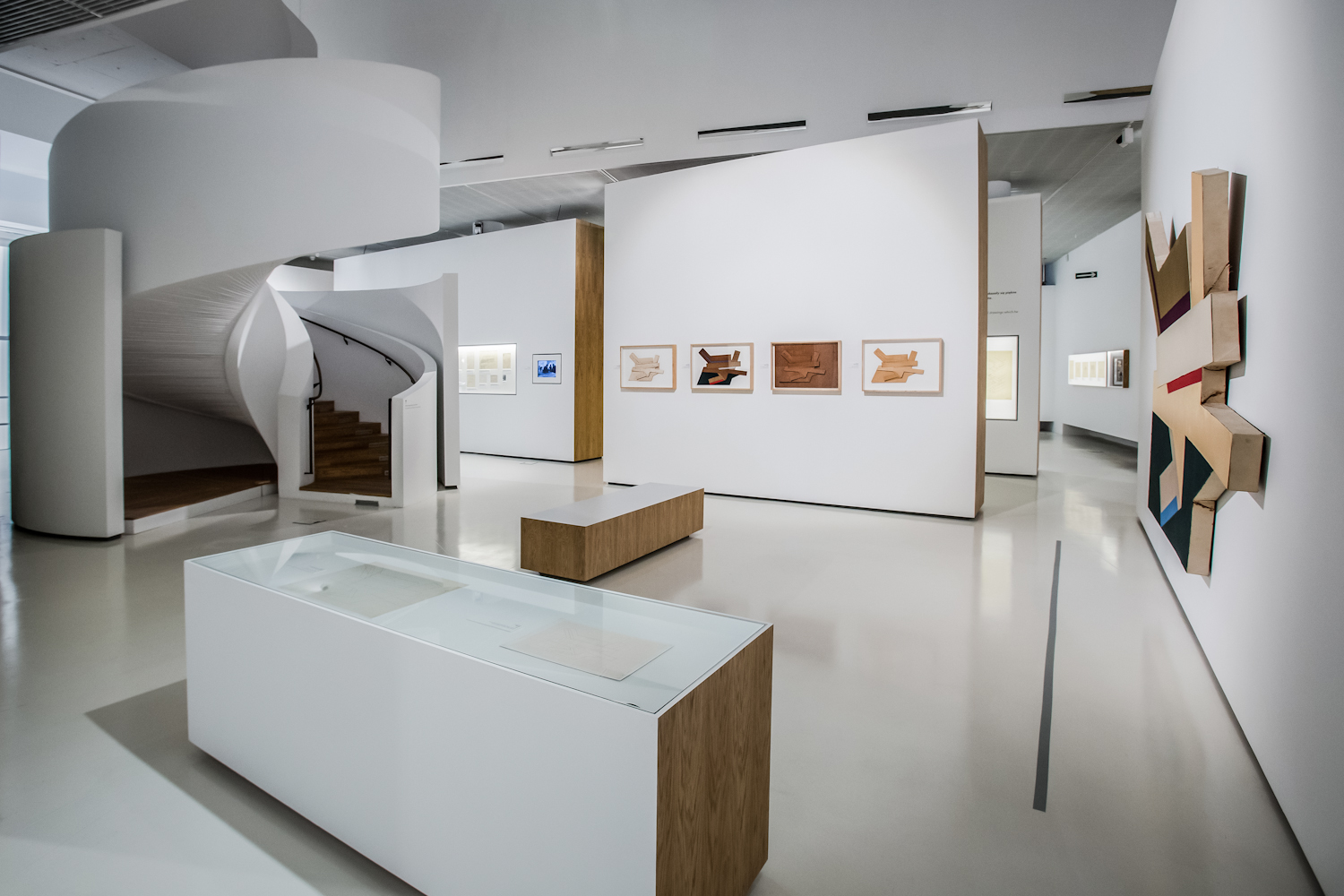 Frank Stella i synagogi dawnej Polski, widok wystawy