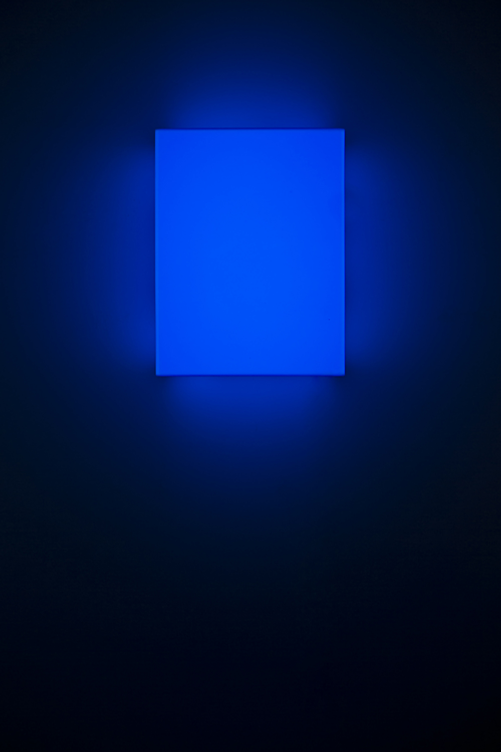 Leon Tarasewicz, bez tytułu, plexi, LED 40×30×20 cm, 2016