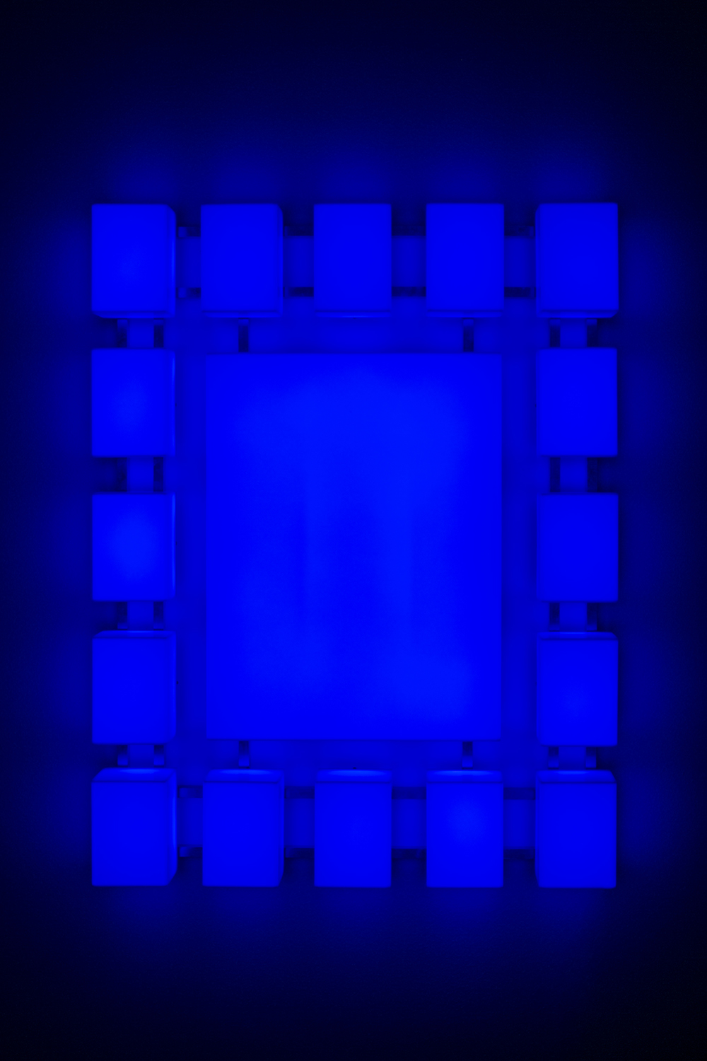 Leon Tarasewicz, bez tytułu, plexi, LED 95×70×15 cm, 2016