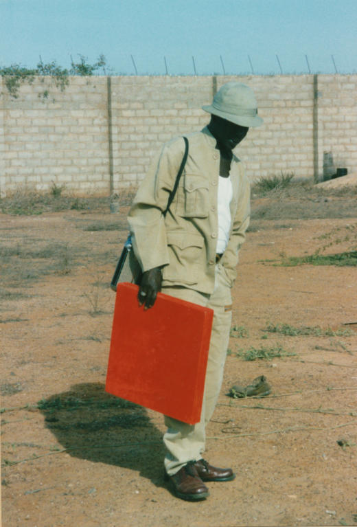 El Hadji Sy planujący Tenq 96, Dakar, Senegal 1996, fot. Clementine Deliss