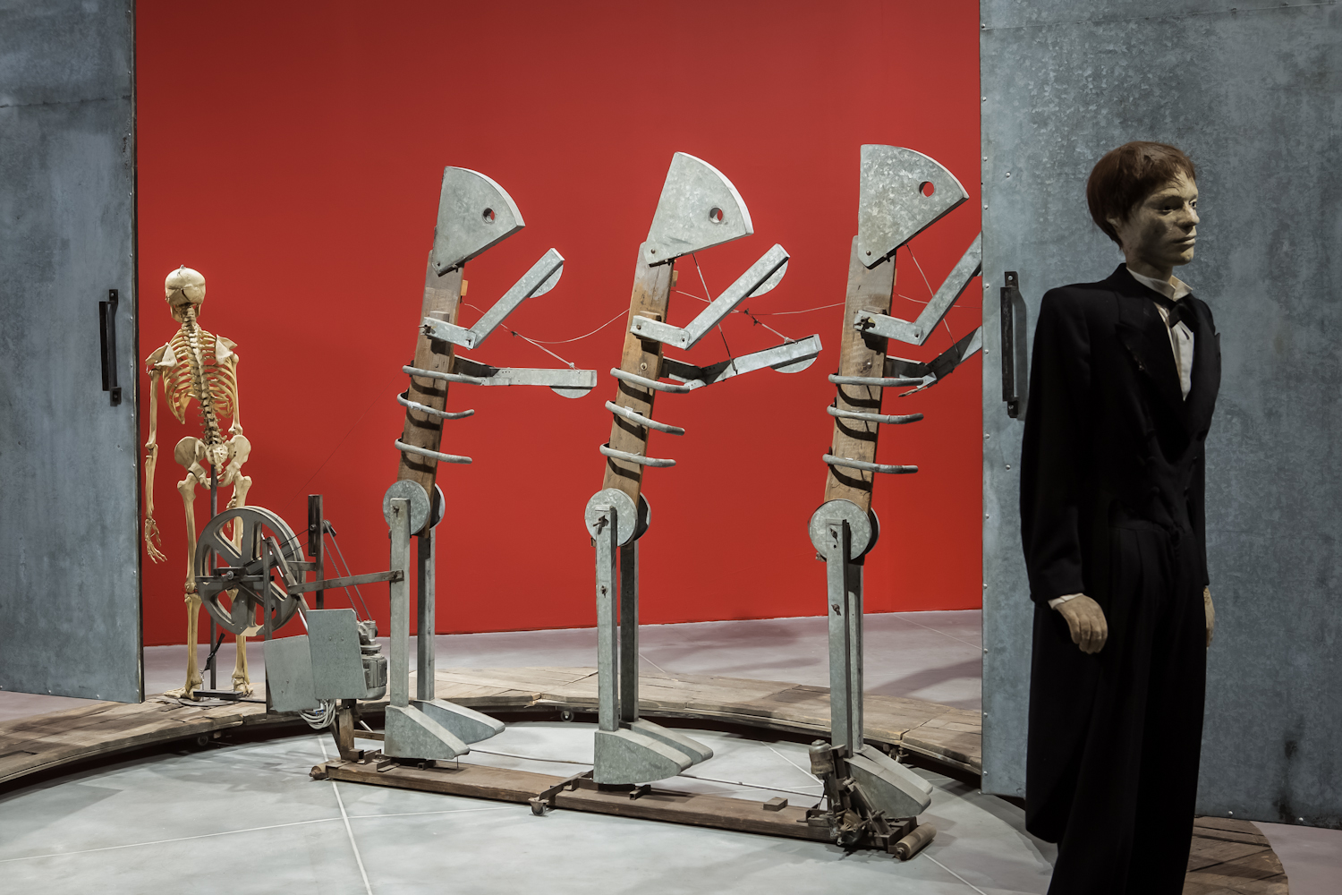 Tadeusz Kantor, Maszyna Miłości i śmierci, instalacja, 1987. Dzięki uprzejmości: Museo Internazionale delle Marionette Antonio Pasqualino w Palermo
