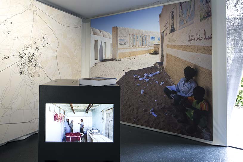 Manuel Herz Architects, Western Sahara, widok wystawy Reporting From the Front mat. prasowe Biennale Architektury