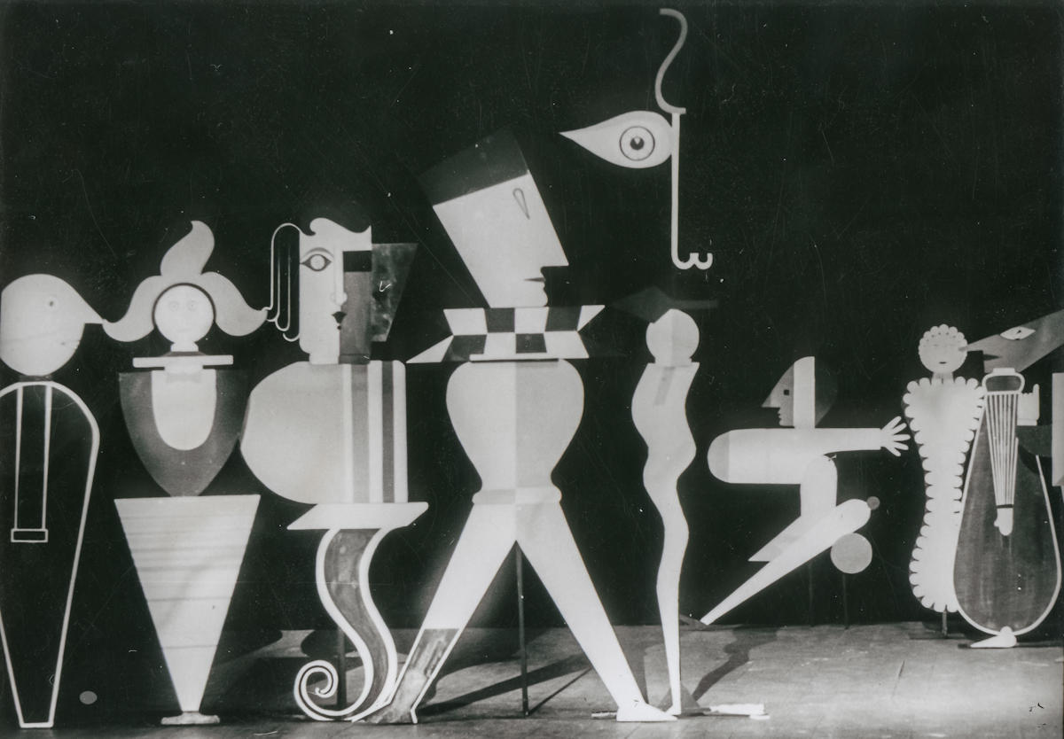 Scena Bauhausu: Taniec form (tancerze: Oskar Schlemmer, Werner Siedhoff, Walter Kaminsky), 1927 , fot. Erich Consemüller