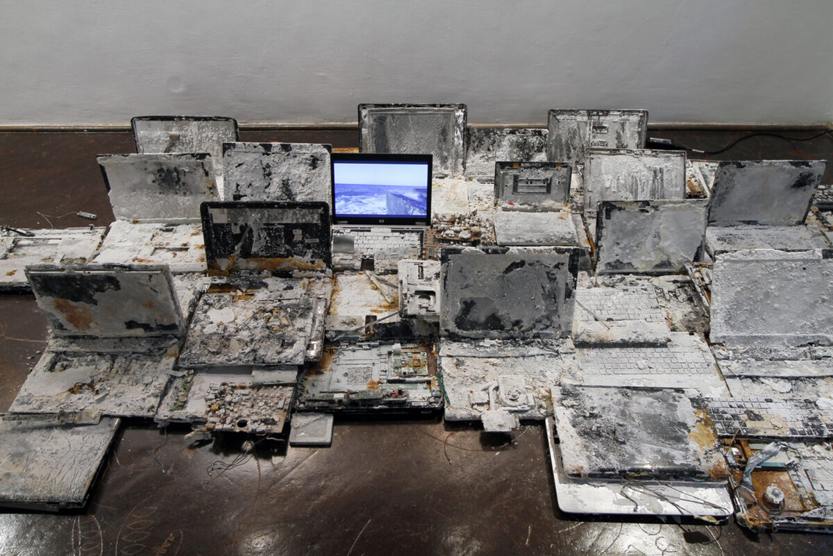 „Seriously salty. Nowe materializacje” Izabeli Chamczyk w Galerii Entropia