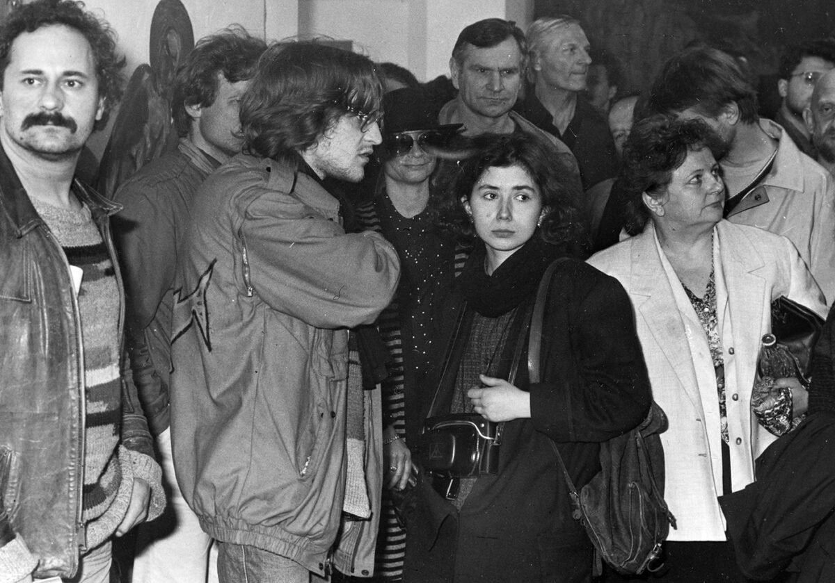 1987, na otwarciu wystawy Pracowni Dziekanka w ramach II Biennale Sztuki Nowej, fot. Leszek Krutulski