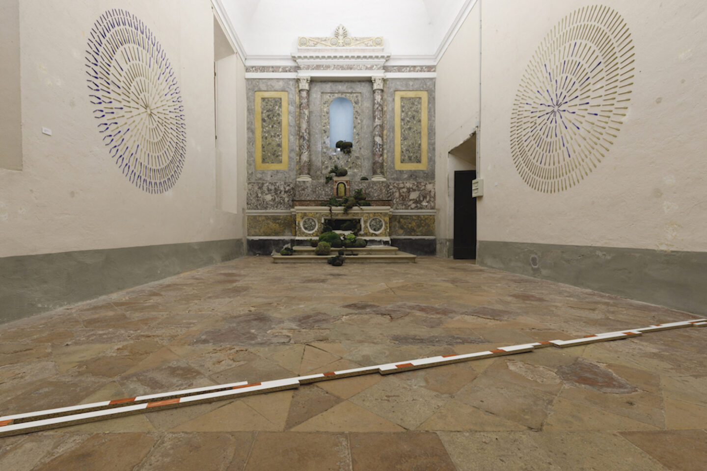 Przestrzeń ekspozycyjna kościoła Santa Maria dell'Angelo, widok wystawy