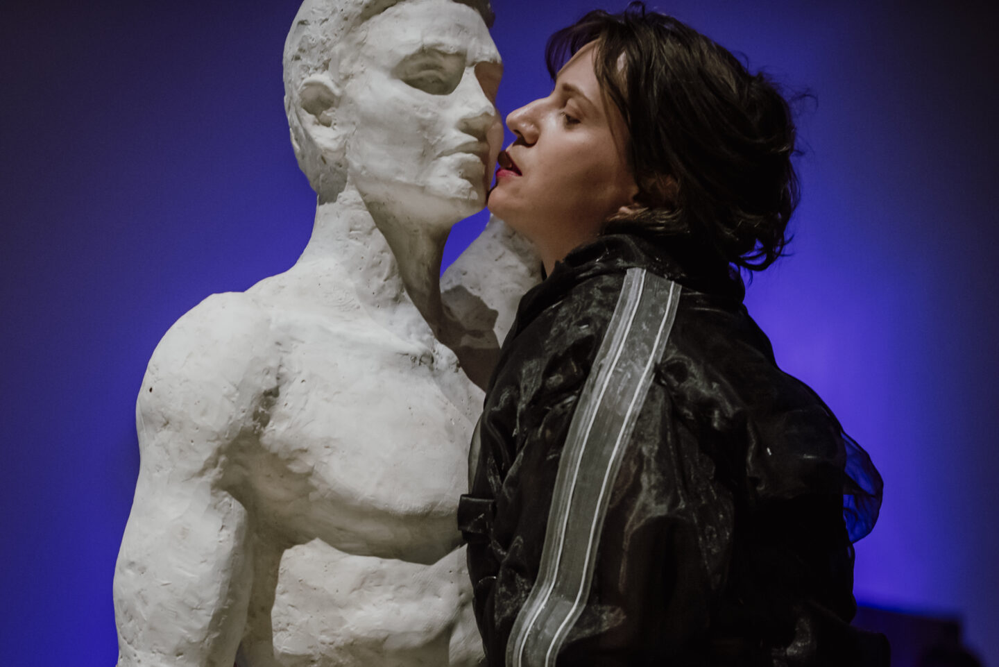 Języki odmiennych intymności. „Pocałunek nie zabija” Ani Nowak w Muzeum Sztuki Nowoczesnej