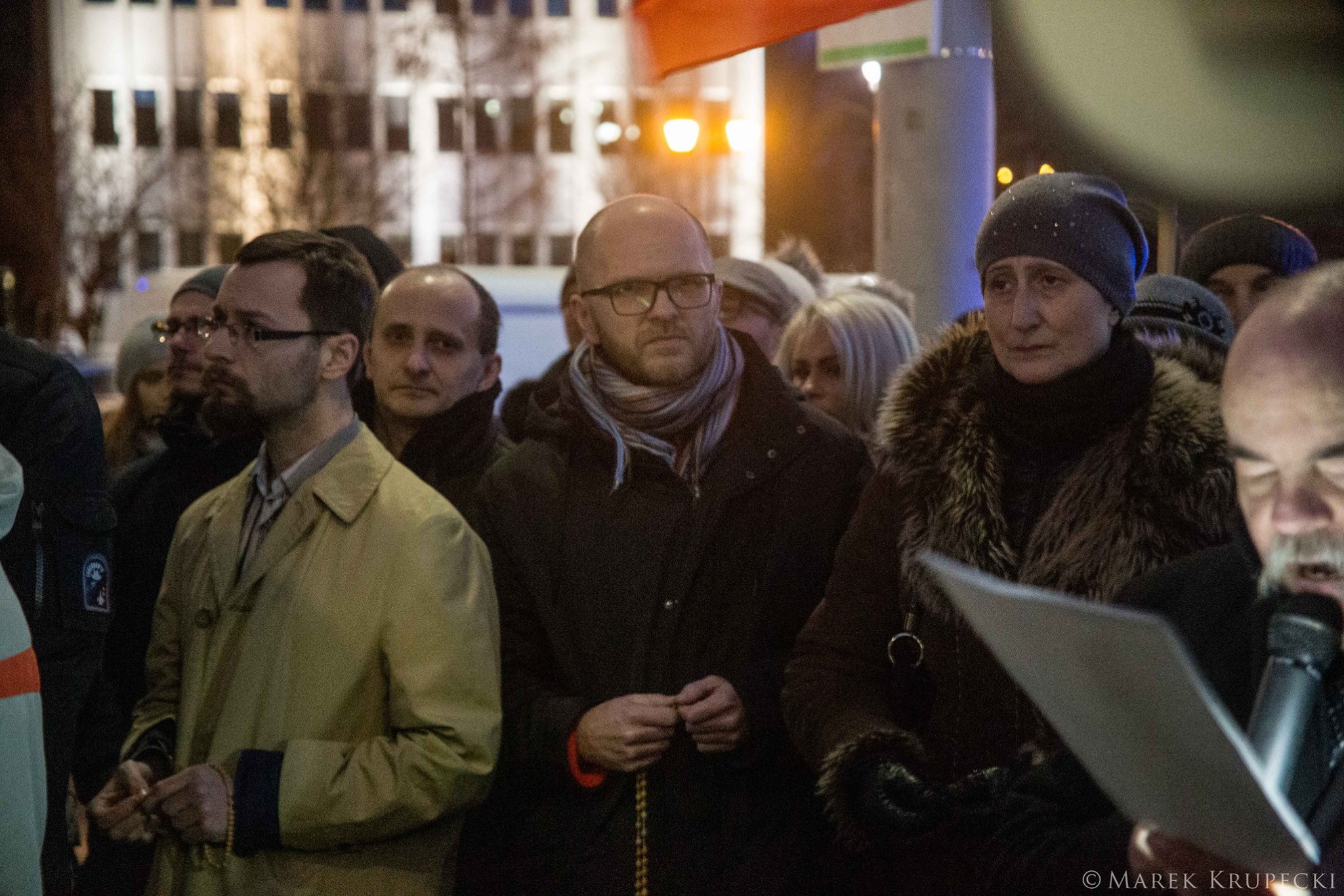 Jacek Kudelski na proteście różańcowym przeciwko wystawie Mariny Abramović w CSW Toruń, 8 marca 2019, fot. Marek Krupecki, źródło: Facebook