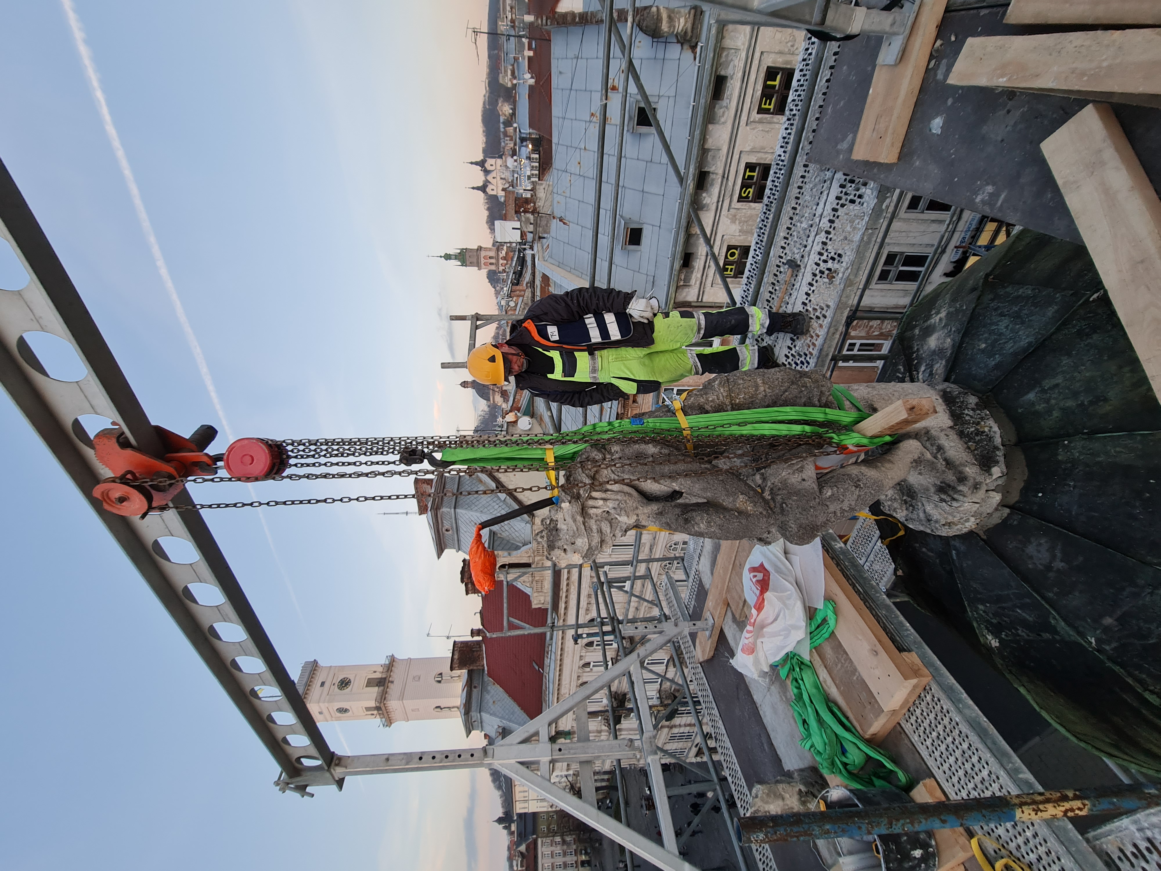 Śledztwo, które może być wznowione. Rzeźba Chrystusa Frasobliwego ze Lwowa i jego tajemnica.