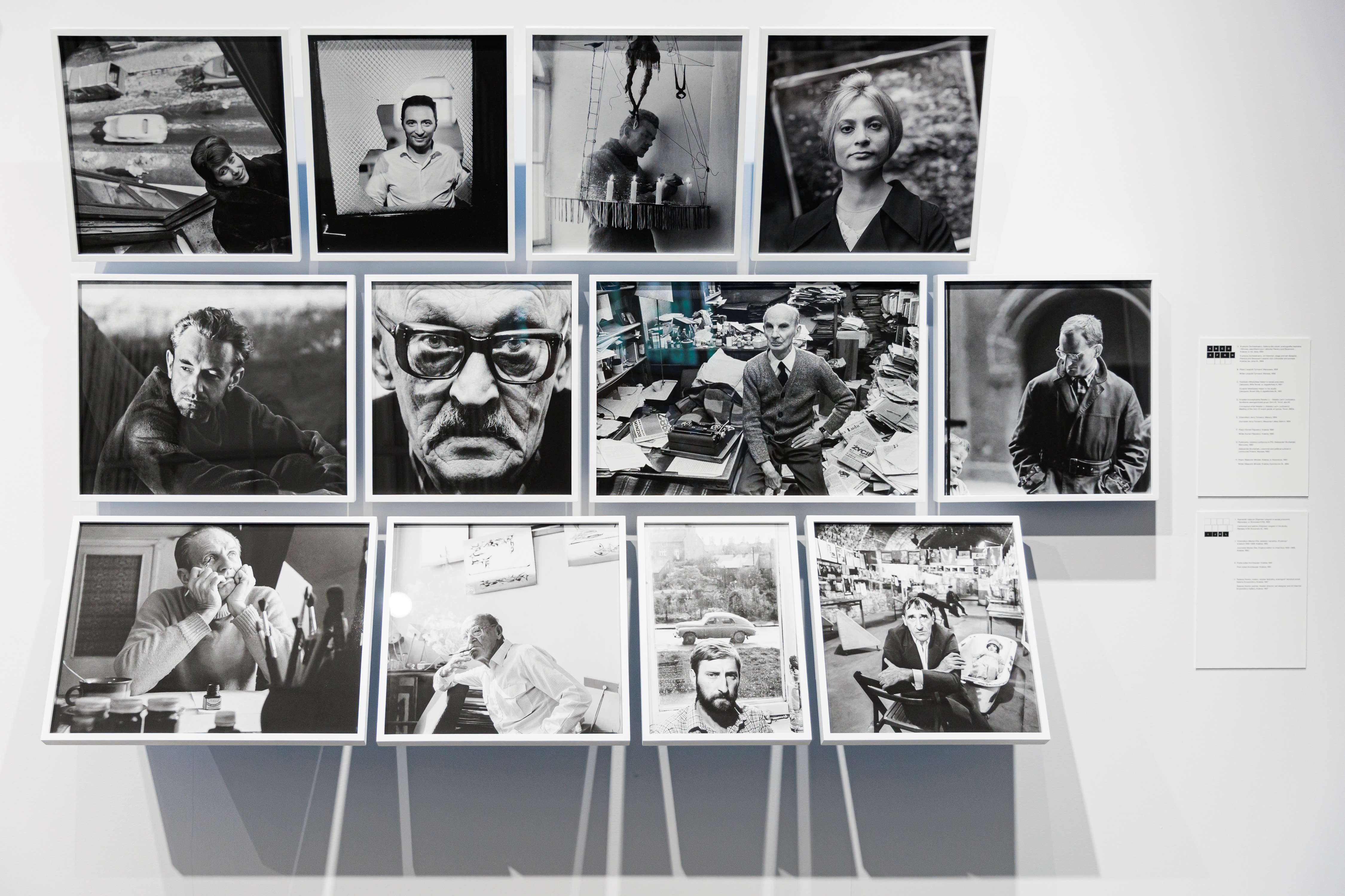 „Pozowane, podpatrzone. Fotografie Wojciecha Plewińskiego” w Domu Spotkań z Historią w Warszawie